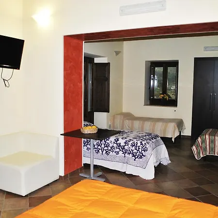 Red Sant'elia 4*